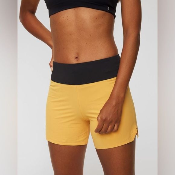 On Running Pants - On Cloud- 5inch Running Shorts- Women’s Small